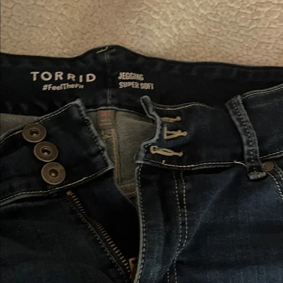 2 for 1 sale!!!!Torrid Women's jeggings Jeans - Dark Blue plus size 18. - Picture 3 of 6